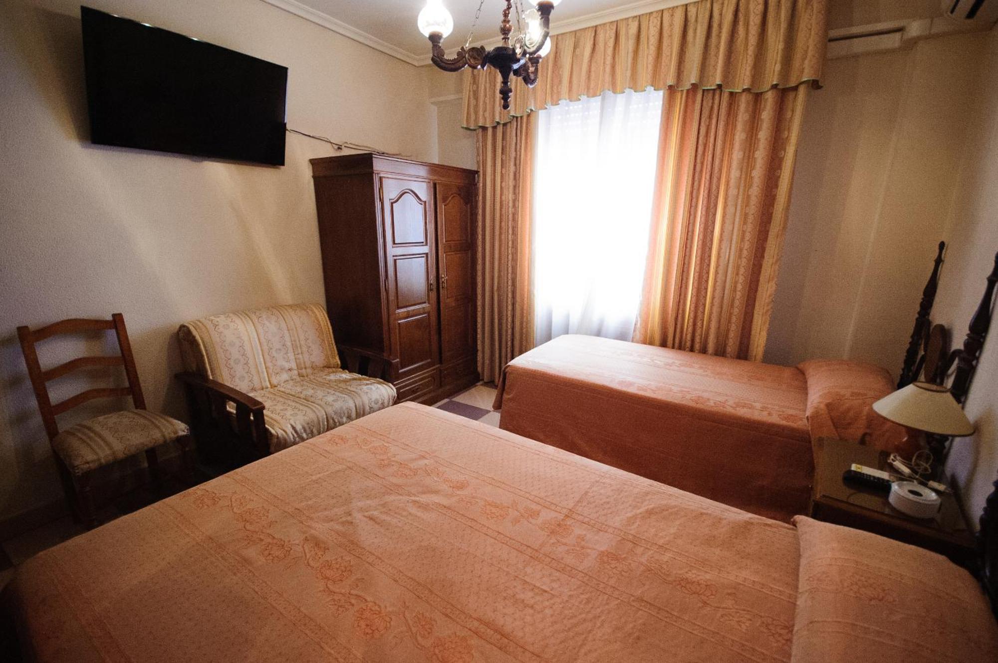 Hostal Restaurante La Trucha Бенавенте Номер фото